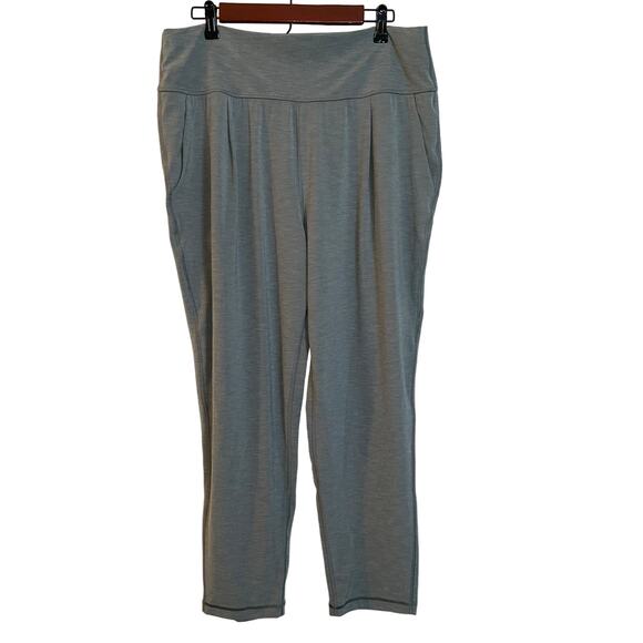 Athleta Elevation Pant - Size XL - In Sage Green‎ - Picture 1 of 9